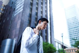 頑張る ビジネスマン.jpg